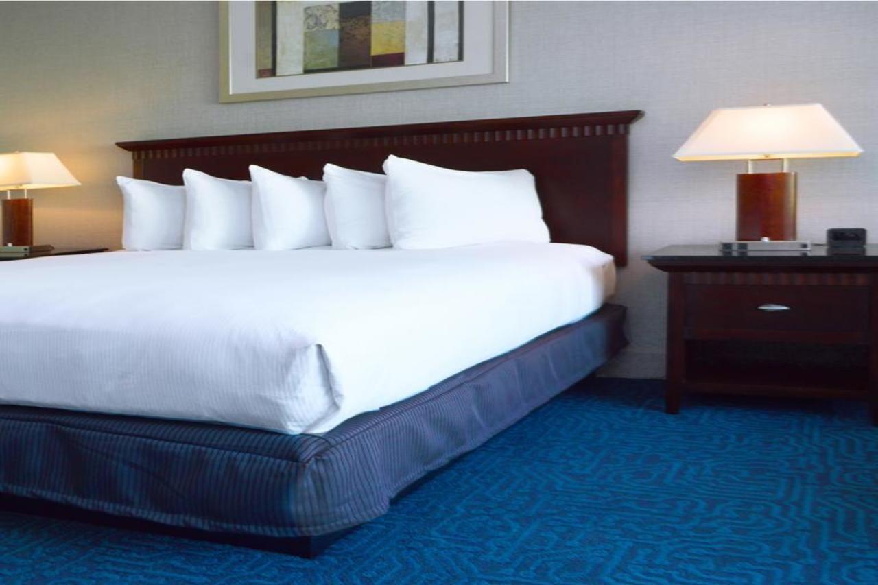 Hotel Doubletree By Hilton Newark-Fremont Esterno foto