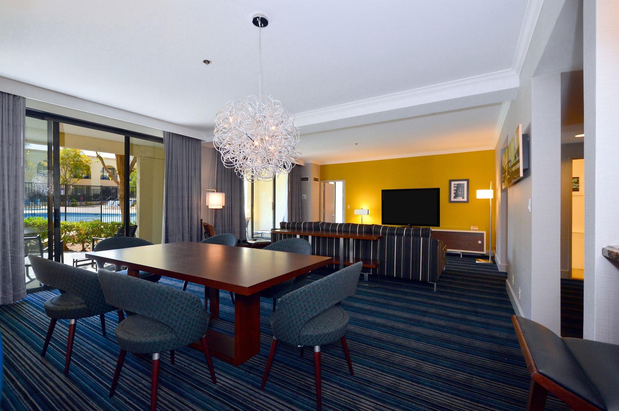 Hotel Doubletree By Hilton Newark-Fremont Esterno foto