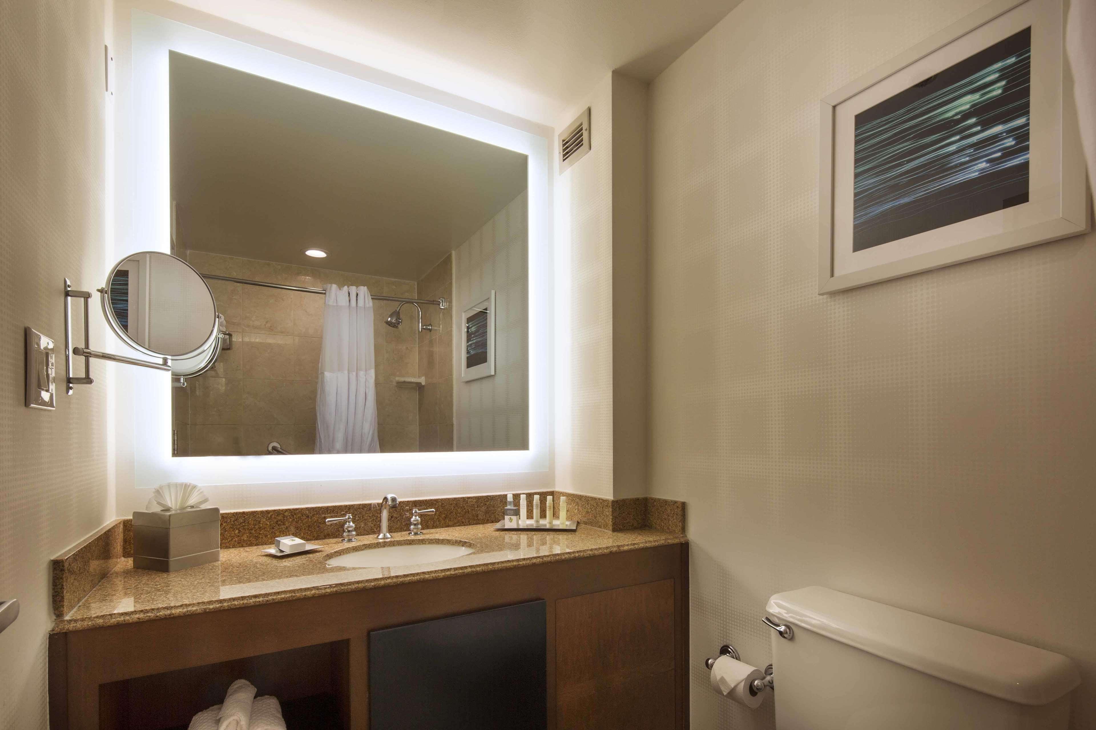 Hotel Doubletree By Hilton Newark-Fremont Esterno foto