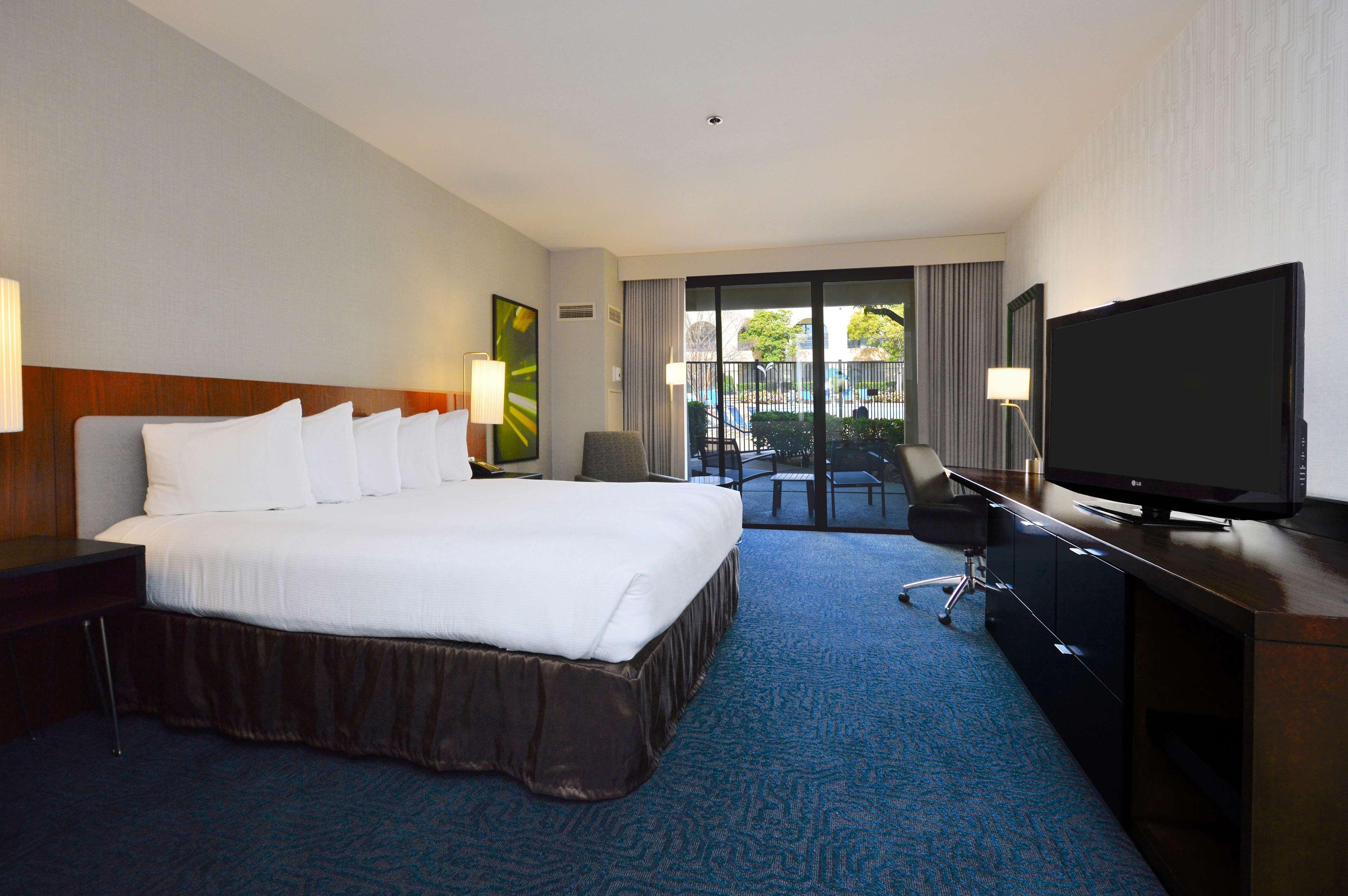 Hotel Doubletree By Hilton Newark-Fremont Esterno foto
