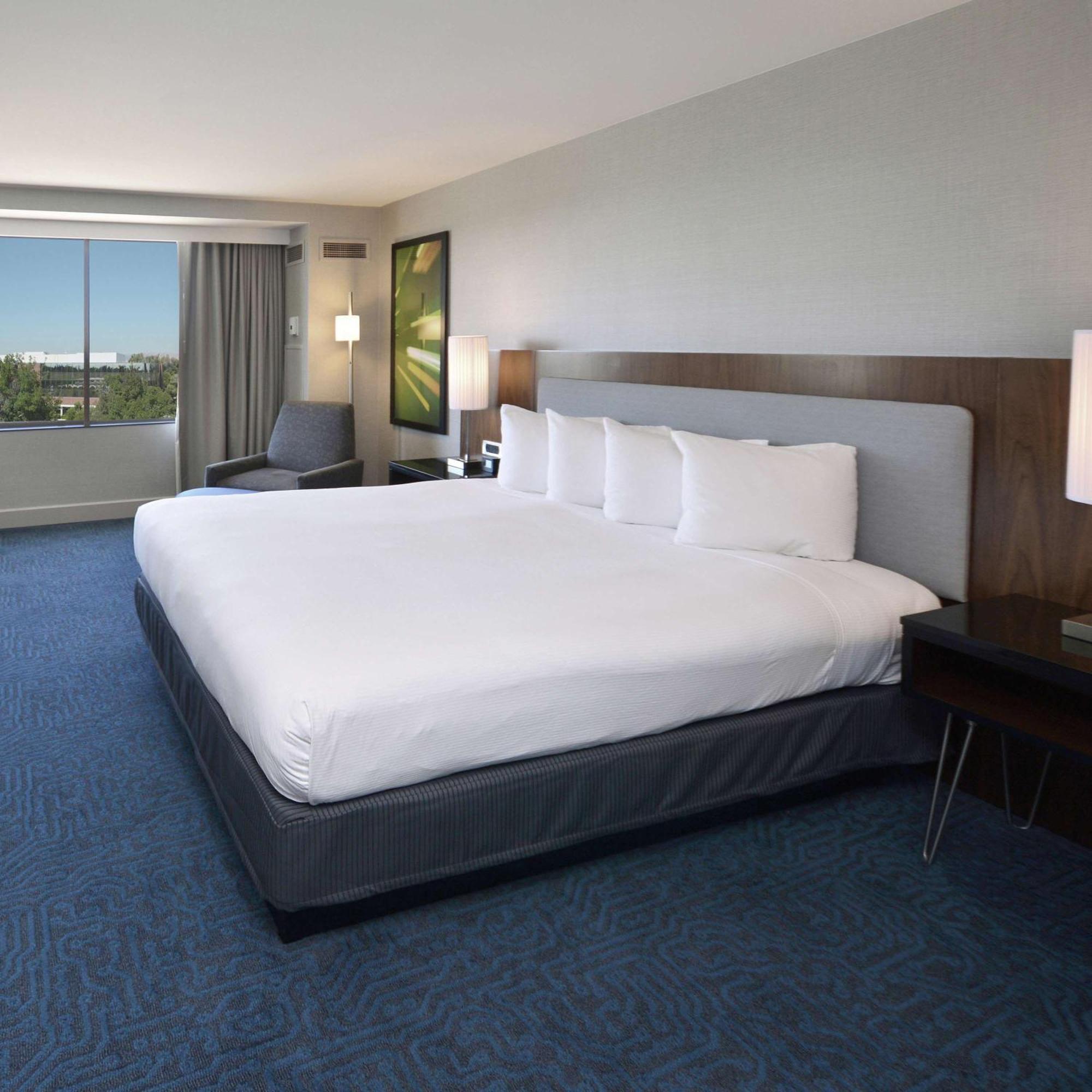Hotel Doubletree By Hilton Newark-Fremont Esterno foto