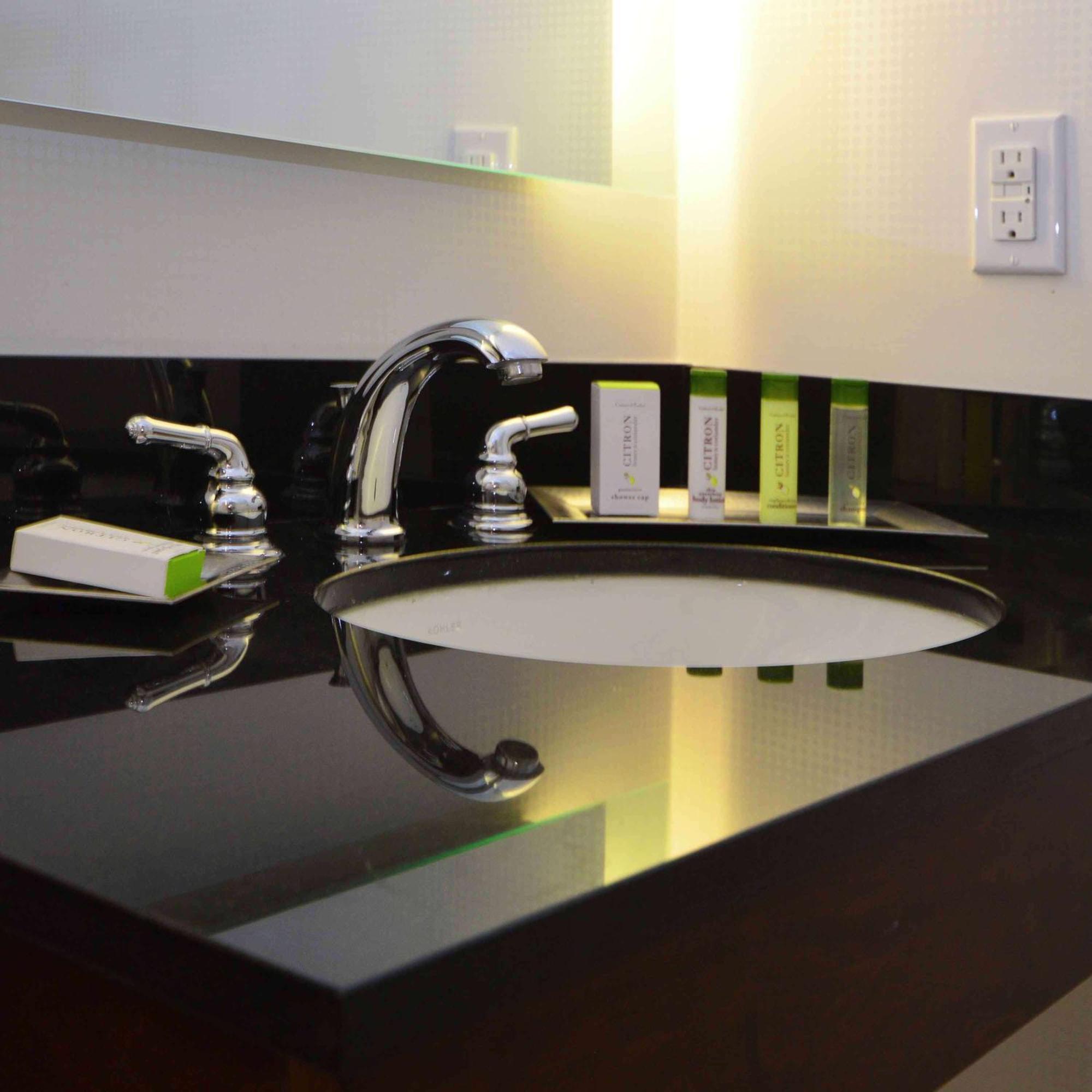 Hotel Doubletree By Hilton Newark-Fremont Esterno foto