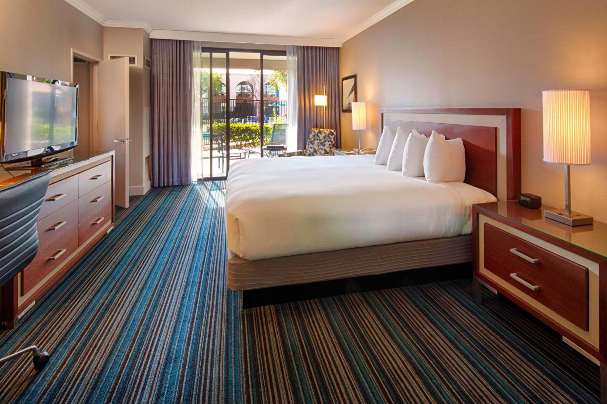 Hotel Doubletree By Hilton Newark-Fremont Esterno foto