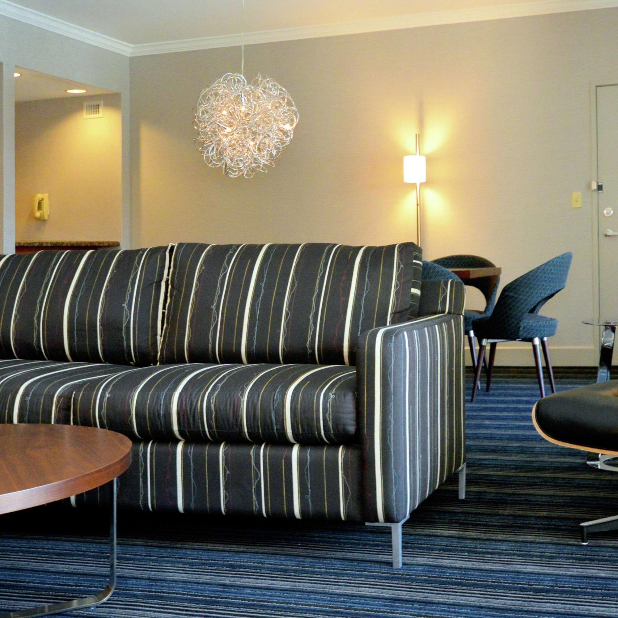 Hotel Doubletree By Hilton Newark-Fremont Esterno foto