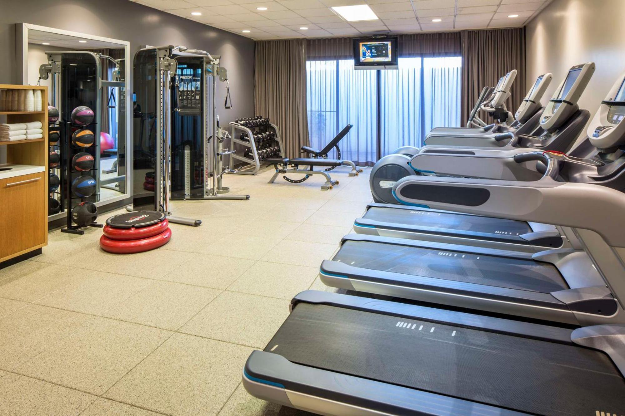 Hotel Doubletree By Hilton Newark-Fremont Esterno foto